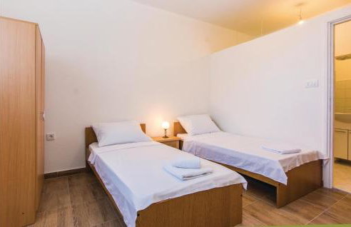 Six-Bedroom Holiday Home In Donje Rastane - Foto 25