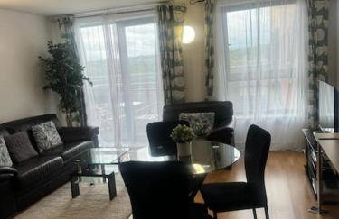 Stylish Apartment in Great City Location, Parking Possible - West One - Photo 3