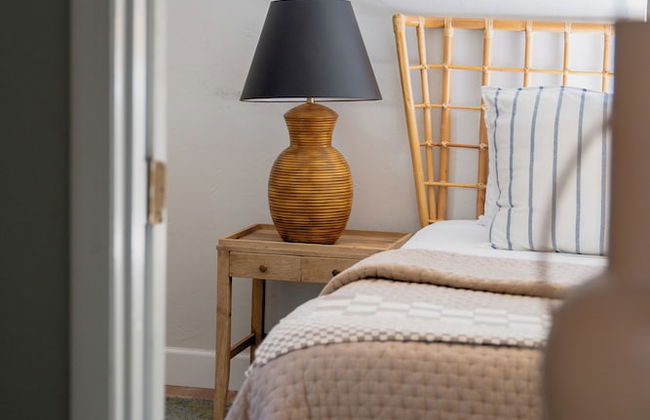 Quiet Convenient and Modern Haven - Photo 6