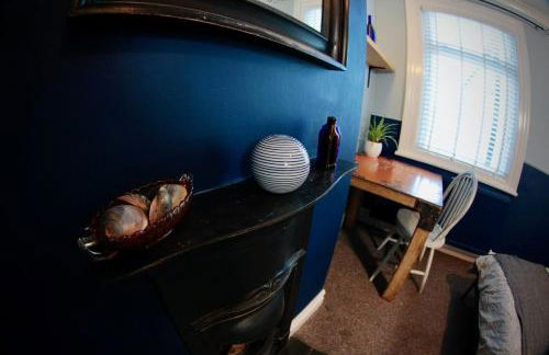 Stylish and artistic flat in Southend on Sea - 2 Double Bedrooms, Free on-street parking - Foto 25