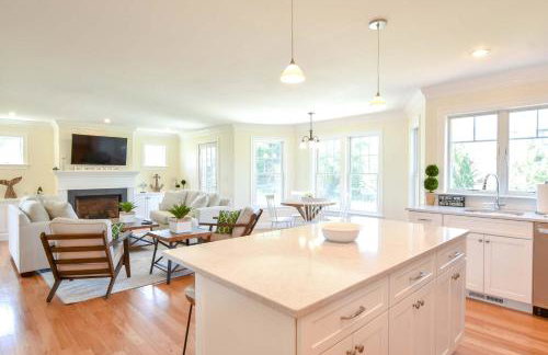 Spacious Game Room Close to Nauset Beach - Photo 10