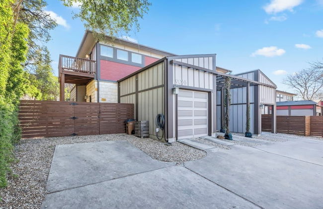 Chic & Homey 3BR Close to Downtown - Photo 25