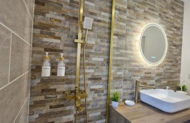 Chill House - Maison 2 chambres - Option Jacuzzi - Foto 11