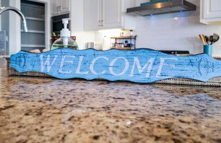 Sand Dollar Beachside 3BR Retreat, Ocean Views, Firepit & Pet Friendly - Foto 17