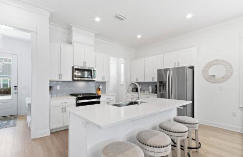 Sandy Cheeks Pet Friendly - Photo 12