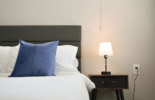 Cozy 2B Apartment with great Amenities in the Heart of Cedar Park - Photo 8