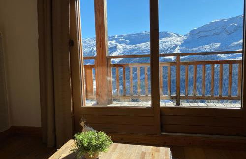 Vue panoramique sur les montagnes plein Sud - T2 Skis aux pieds, Piscine & Spa - Foto 23