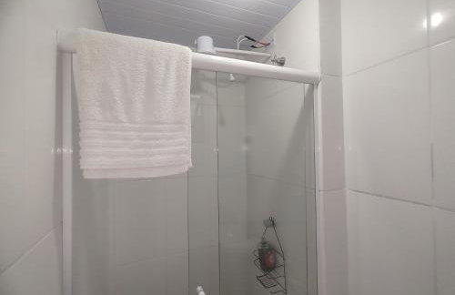 Novo, Com Ar Condicionado, Internet, Lavanderia e Garagem, 10 min do centro, 15 min das Praias - Foto 9