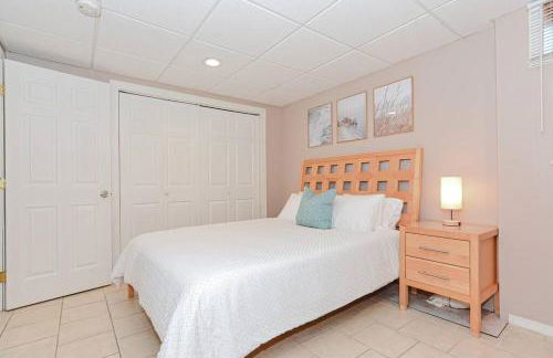 *NEW* Beautiful 3 floor Townhome with Sauna - Foto 27