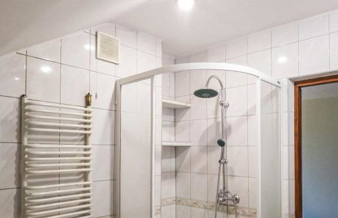 3 Bedroom Awesome Apartment In Klucze - Foto 17
