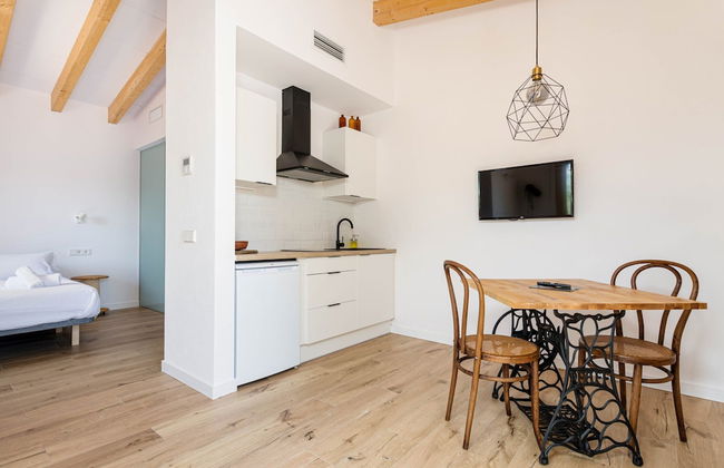 Aesthetic Farmhouse in Nature - Photo 5