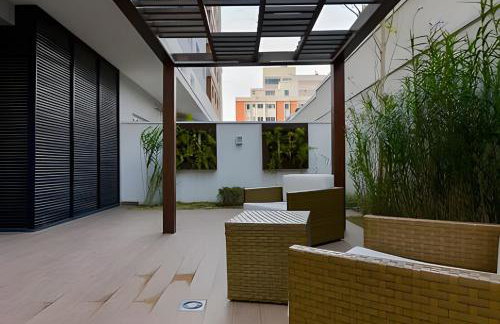 Studio prox shopping Curitiba Wifi, TV a Cabo e ar by UROOMS - Foto 27