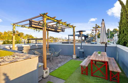 Chic Silver Lake Oasis with Breathtaking City Skyline Views, Private Rooftop & Garage - Foto 25