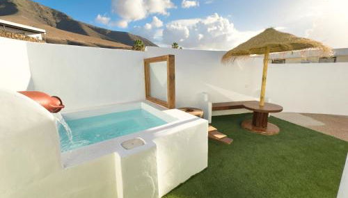 Bungalow Ahul Famara con pequeña piscina - Foto 1
