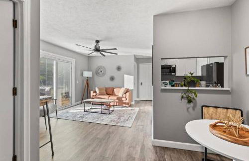 The Luxe/Hot Tub/Putt Putt/10 Miles Shaker Village - Foto 14