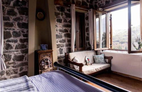 Πέτρινη κατοικία με υπέροχη θέα στο όρος Κόζιακα. - Foto 16