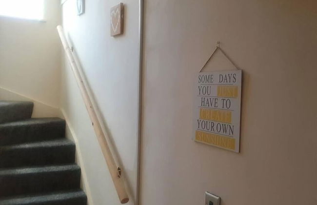 Lovely 4-bed Apartment in Harrow - Foto 21