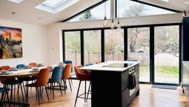 Serene Stays - Foto 5, Garden view, stove