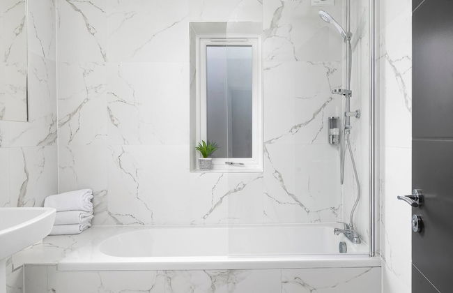 Skyvillion Vineyard Court, Enfield, 2 Bed, With Garden - Photo 18