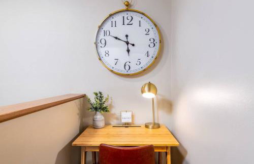 Charming 2BR Home w Outdoor Space & BBQ Grill - Foto 23