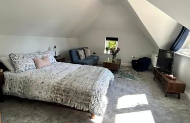 Goring River Retreat with Gym and Wellness Area - Photo 20