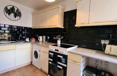 Vale View Apartment, Prestatyn, North Wales - a stylish, dog-friendly holiday let just a 5 min walk to beach & town! - Foto 10