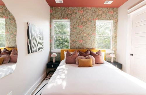 Designer Single Family House-Rooftop- Hot Tub - Foto 57