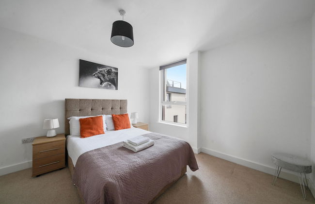 2 Bdrm Penthouse with parking Wycombe - Foto 15