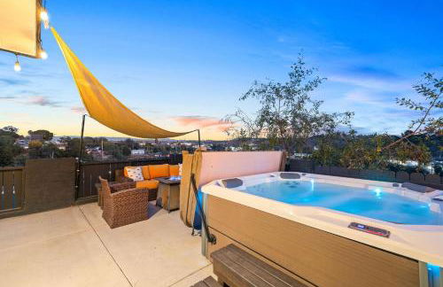 Dog-Friendly House with Hot Tub, AC, Game Room - Photo 57