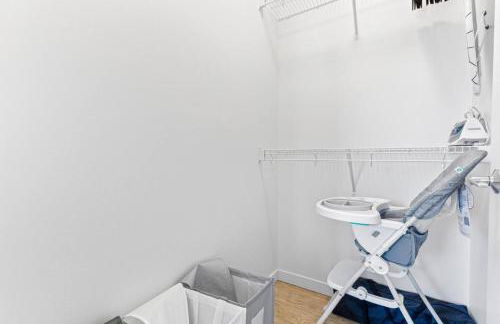 Cozy 2BR Retreat near Downtown - Foto 37