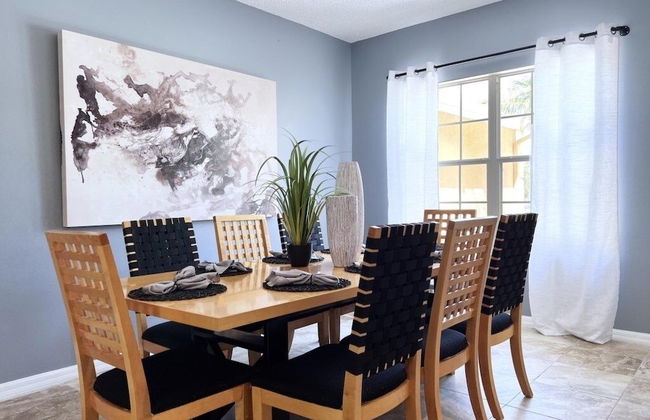 Lovely 4 Bed 3 Bath Pool Home With Spa-5330cvl 4 Bedroom Home by RedAwning - Foto 24