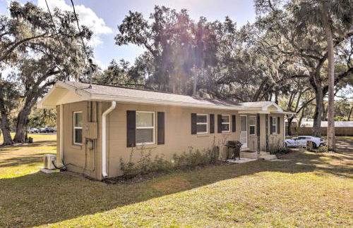 Less Than 1 Mi to Lake Weir Quiet Summerfield Getaway - Foto 23