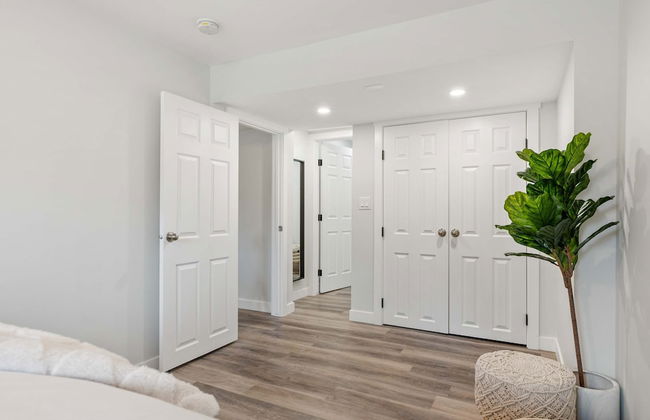 NEW Near Golf Yoga Classes Private Suite Wine - Photo 19