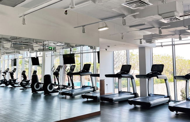 Luxe and Modern Duplex in Difc - Photo 23