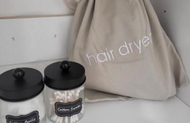 Modern Farmhouse Decor With Washer & Dryer - Foto 22