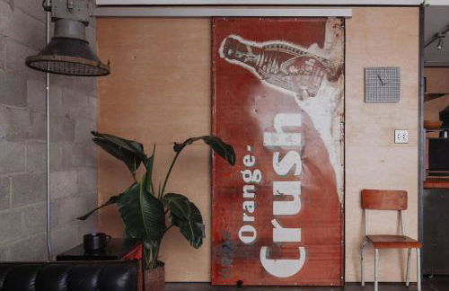 Industrial Artist Loft at Iconic Property - Foto 31