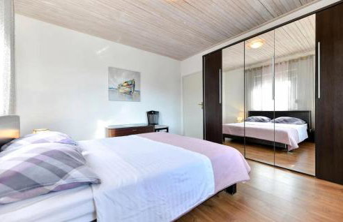 Six-Bedroom Holiday Home In Sv Filip I Jakov - Foto 40