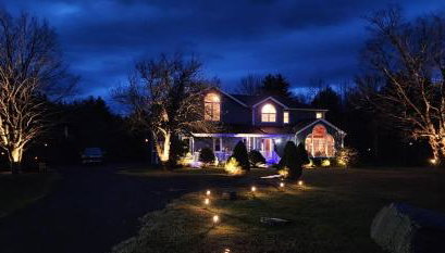 Lux estate! Hot tub, 8 acres, firepit, game room, private pond, EV, lots of privacy, 10 mins to town - Foto 3