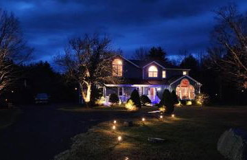 Lux estate! Hot tub, 8 acres, firepit, game room, private pond, EV, lots of privacy, 10 mins to town - Foto 3