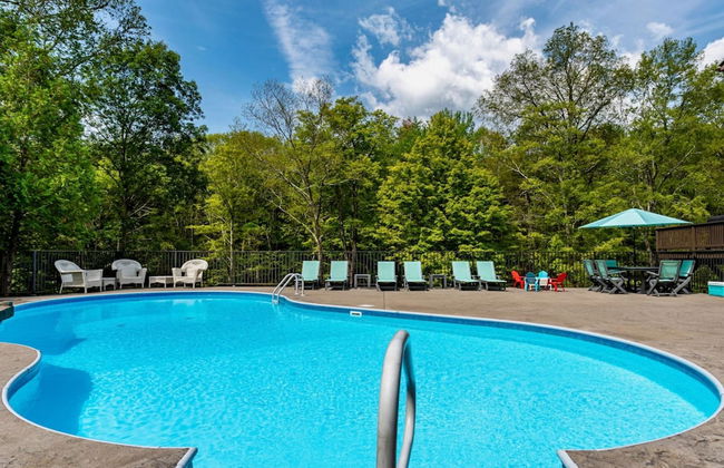 Family Fun Oasis Hot Tub Steam Room Pool Stream Firepit Games - Foto 10