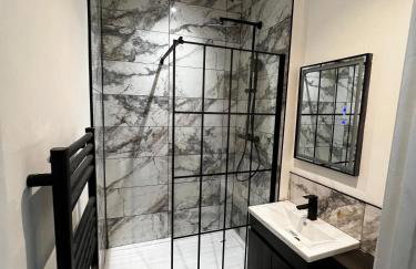 ResiLets - Mood Studio 4 - Town centre studio room with en-suite - Foto 13