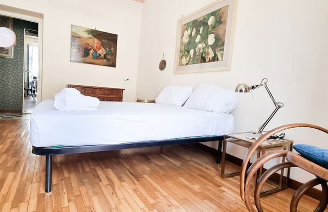JOIVY Vintage And Gorgeous 2-Bed Flat Near Sforzesco Castle - Photo 2