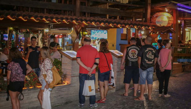 Há diversas opções de restaurantes em Arraial d'Ajuda