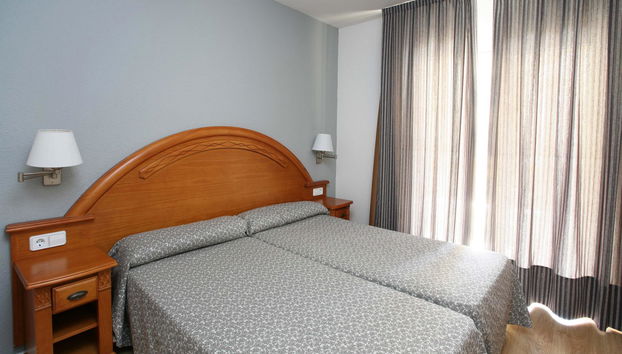 Apartamentos Turisticos Jardines del Plaza - Foto 4