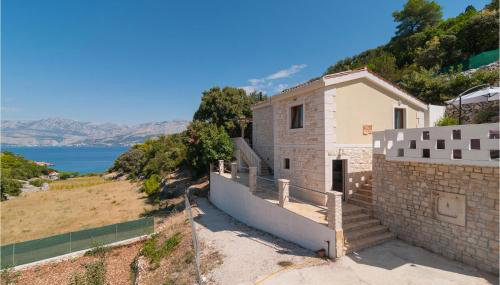 2 Bedroom Awesome Home In Praznica - Foto 1