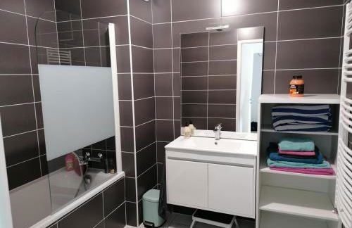 Bel appartement avec terrasse - Plage de Carro à pied - Foto 10