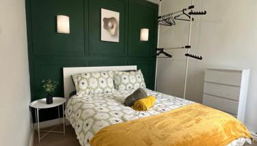 Beautiful Bungalow Awaits Your Short Term Stay - Foto 5