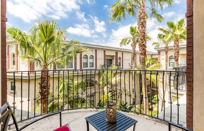 LAs Premier Apartments - Photo 57