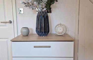 Large 4-bed house for up to 7 guests w 2x parking - Foto 43