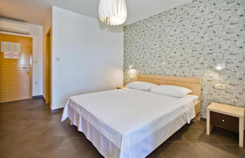 Island Hvar Seaside Villa Levanda with Beach, Pool & Seaview - Photo 34